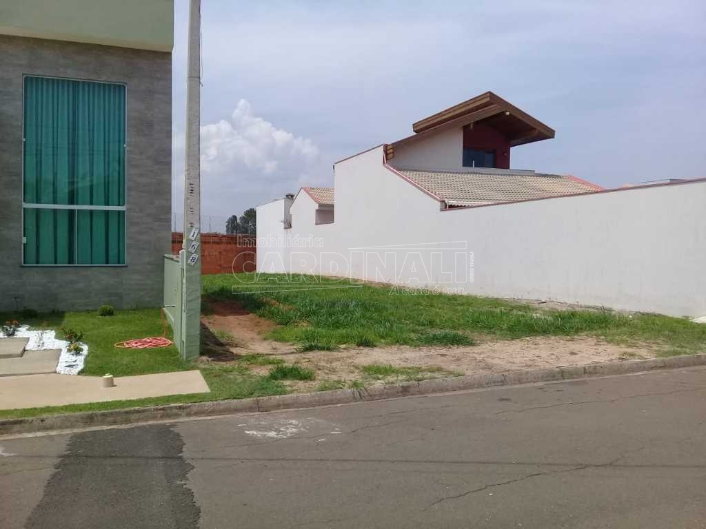 Terreno / Condomínio em São Carlos 
