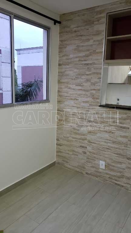 Apartamento / Padr&atilde;o em Araraquara Alugar por R$800,00