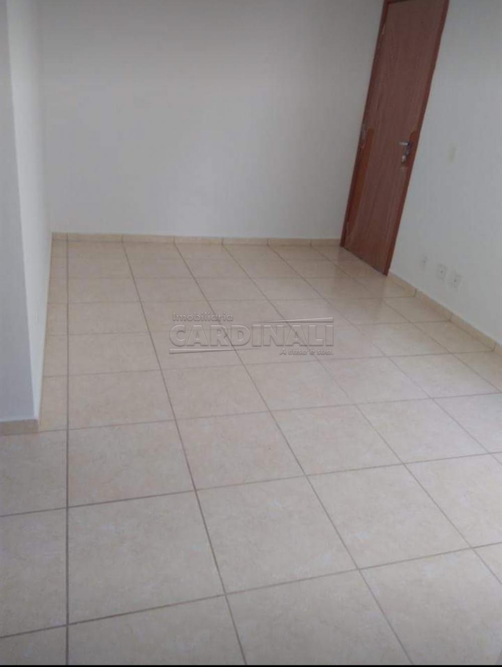 Apartamento / Padr&atilde;o em S&atilde;o Carlos Alugar por R$1.000,00