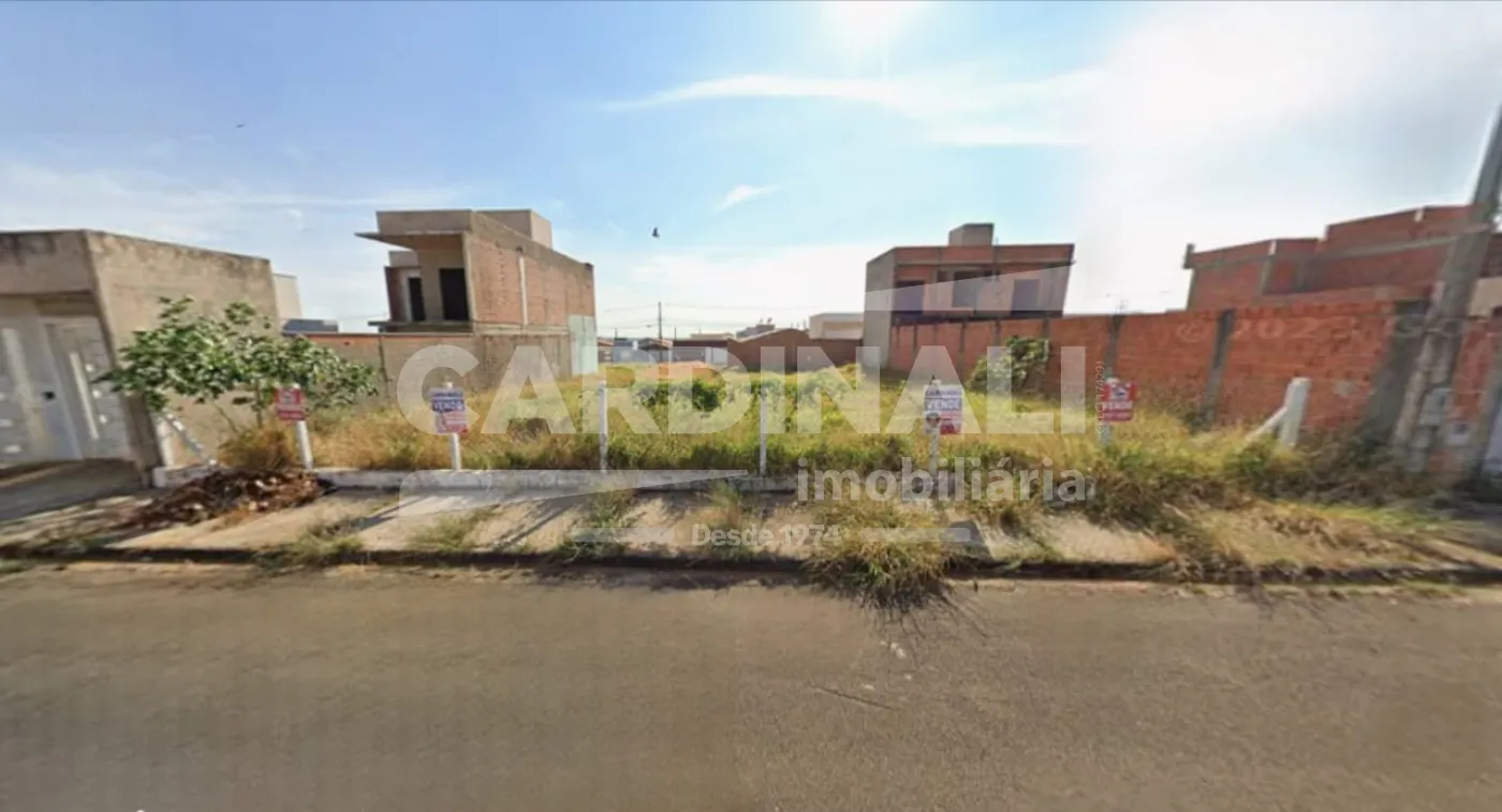 Terreno / Padrão em São Carlos , Comprar por R$150.000,00