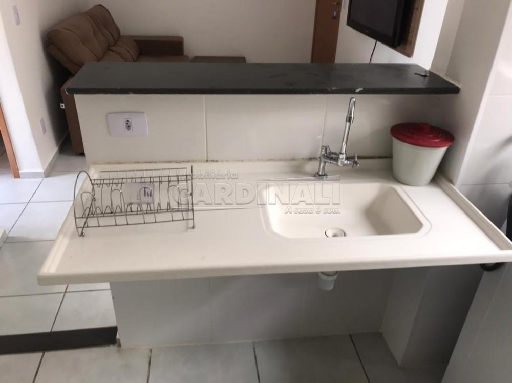 Alugar Apartamento / Padr&atilde;o em S&atilde;o Carlos R$ 1.159,00 - Foto 9