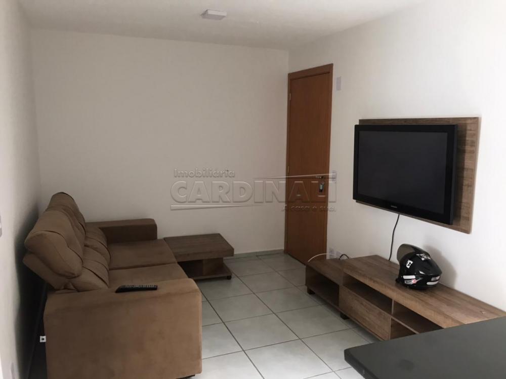 Alugar Apartamento / Padr&atilde;o em S&atilde;o Carlos R$ 1.159,00 - Foto 1