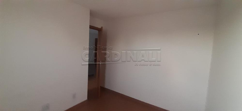 Alugar Apartamento / Padr&atilde;o em S&atilde;o Carlos R$ 889,00 - Foto 12