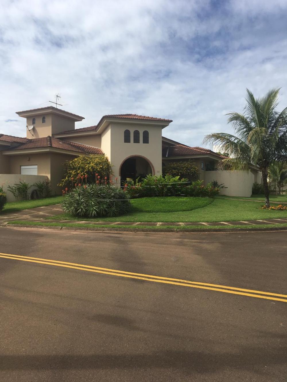 Casa / Condom&iacute;nio em S&atilde;o Carlos 