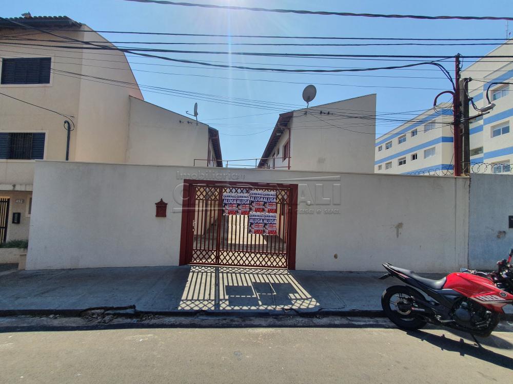 Apartamento / Kitchnet em S&atilde;o Carlos Alugar por R$750,00