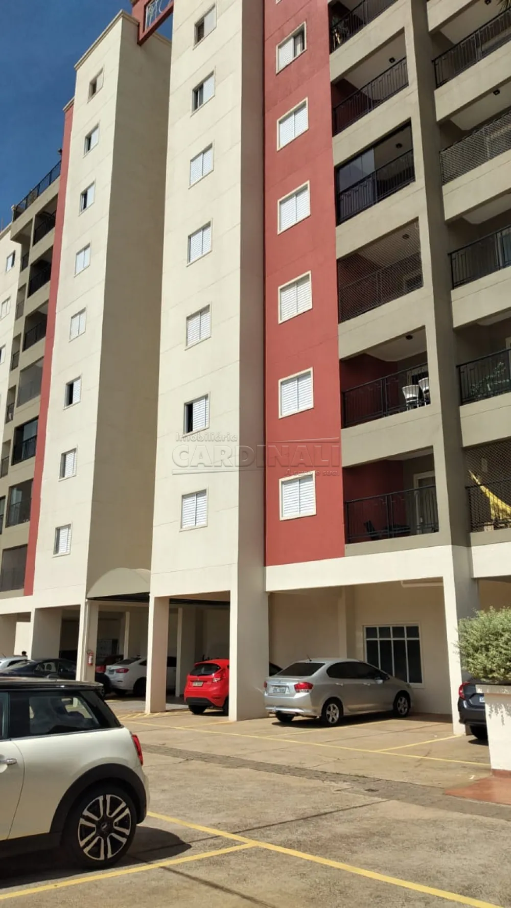 Apartamento / Padr&atilde;o em S&atilde;o Carlos Alugar por R$2.250,00