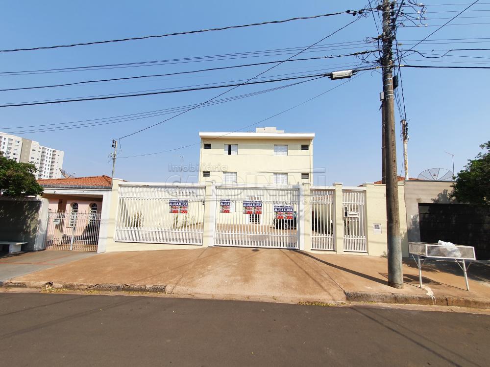 Apartamento / Kitchnet em S&atilde;o Carlos Alugar por R$1.160,00