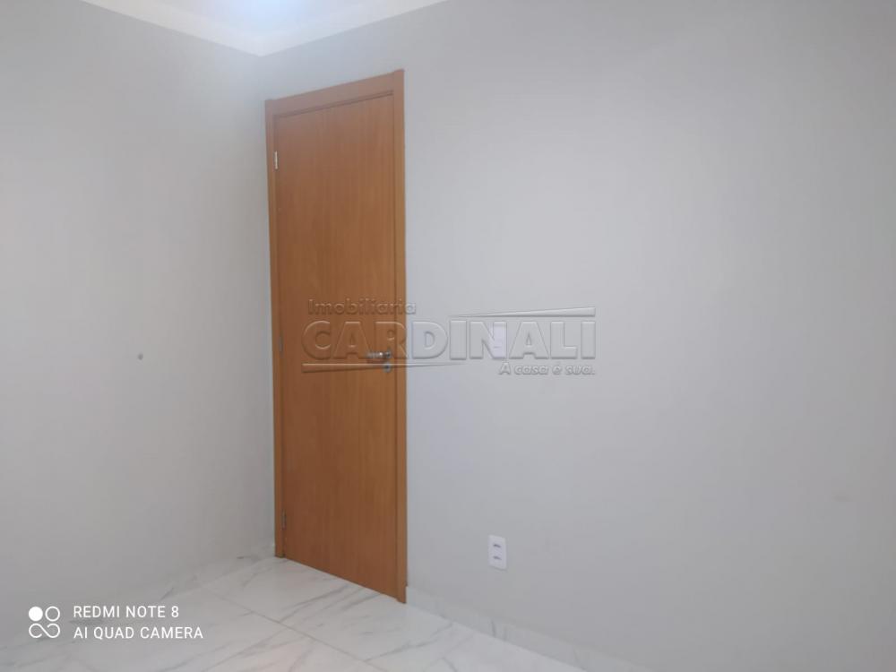 Alugar Apartamento / Padr&atilde;o em S&atilde;o Carlos R$ 1.113,00 - Foto 4