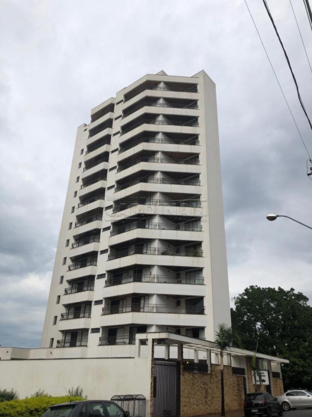 Apartamento / Padrão em São Carlos 