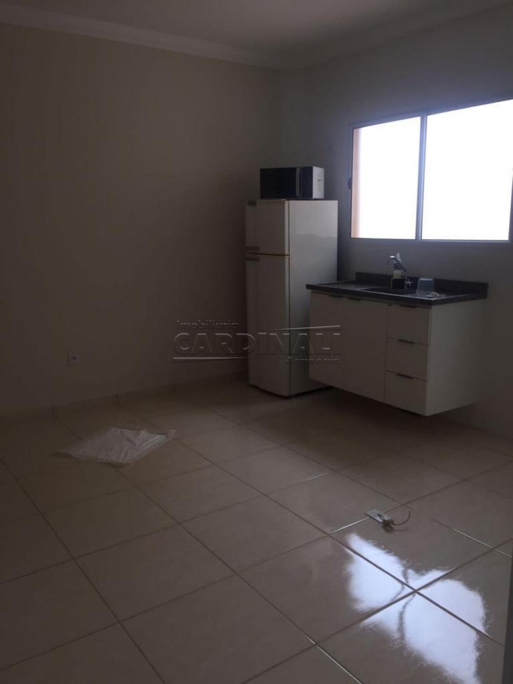 Alugar Apartamento / Padr&atilde;o em S&atilde;o Carlos R$ 1.256,00 - Foto 10
