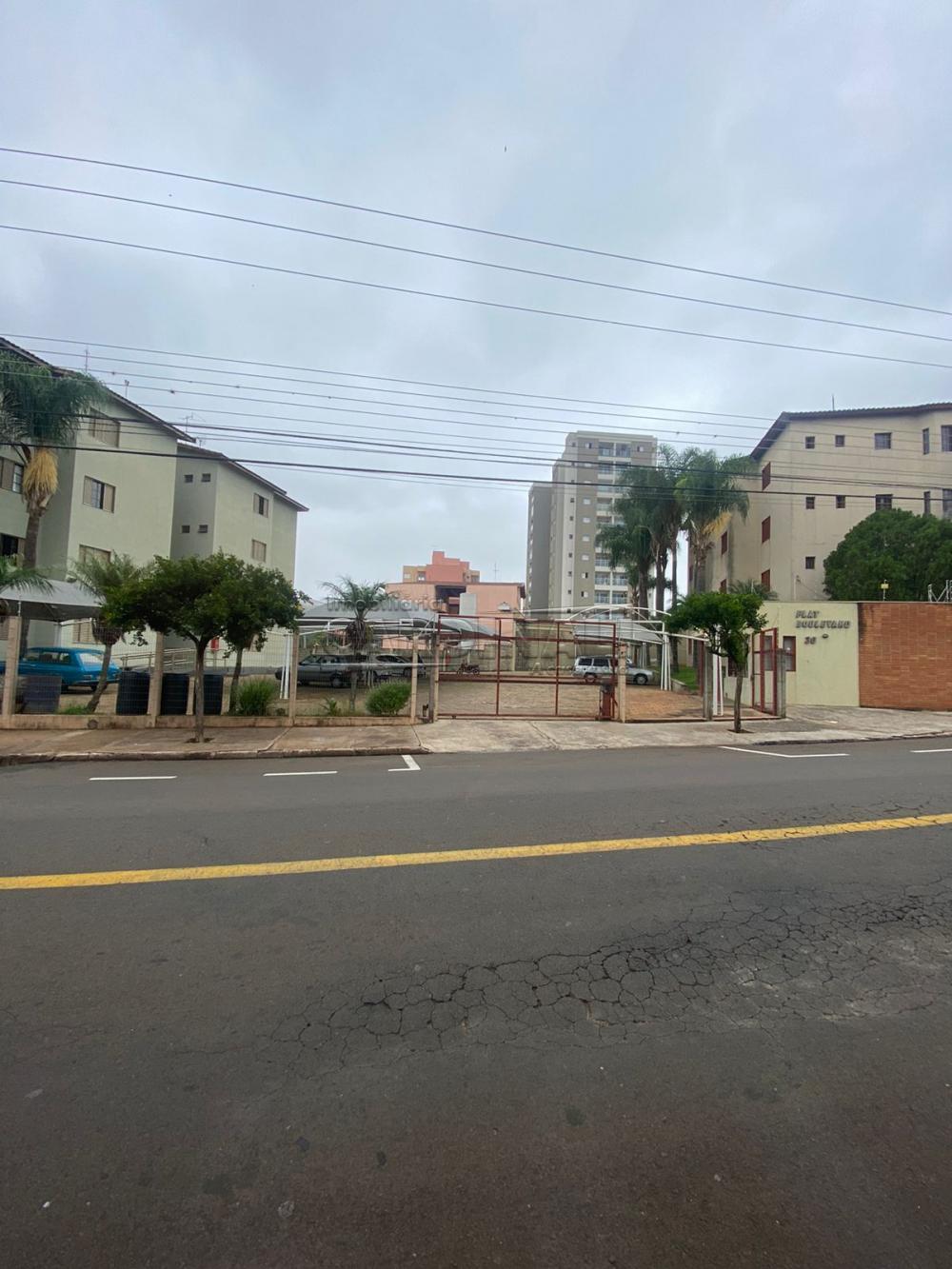 Apartamento / Flat com Condom&iacute;nio em S&atilde;o Carlos Alugar por R$1.112,00