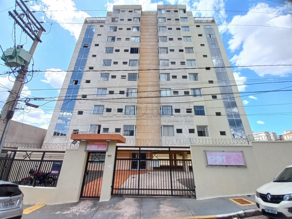 Apartamento / Padr&atilde;o em S&atilde;o Carlos Alugar por R$889,00
