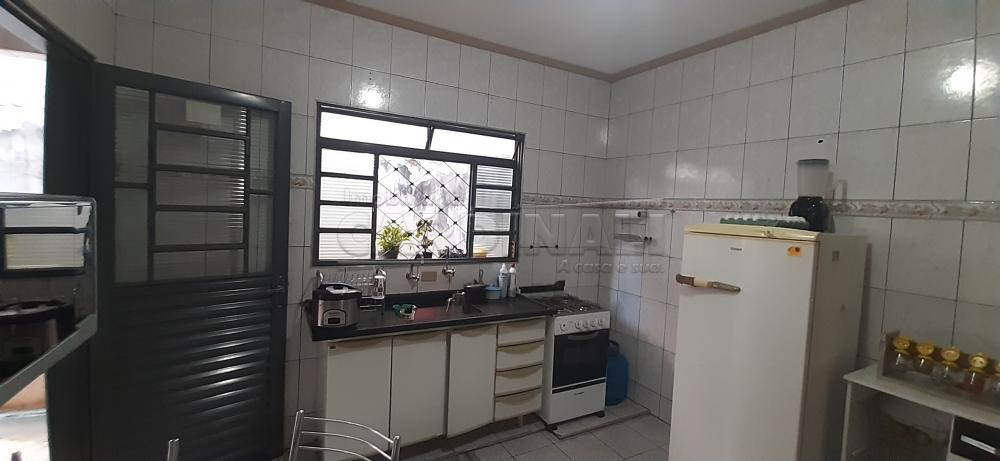 Alugar Casa / Padr&atilde;o em S&atilde;o Carlos R$ 889,00 - Foto 7