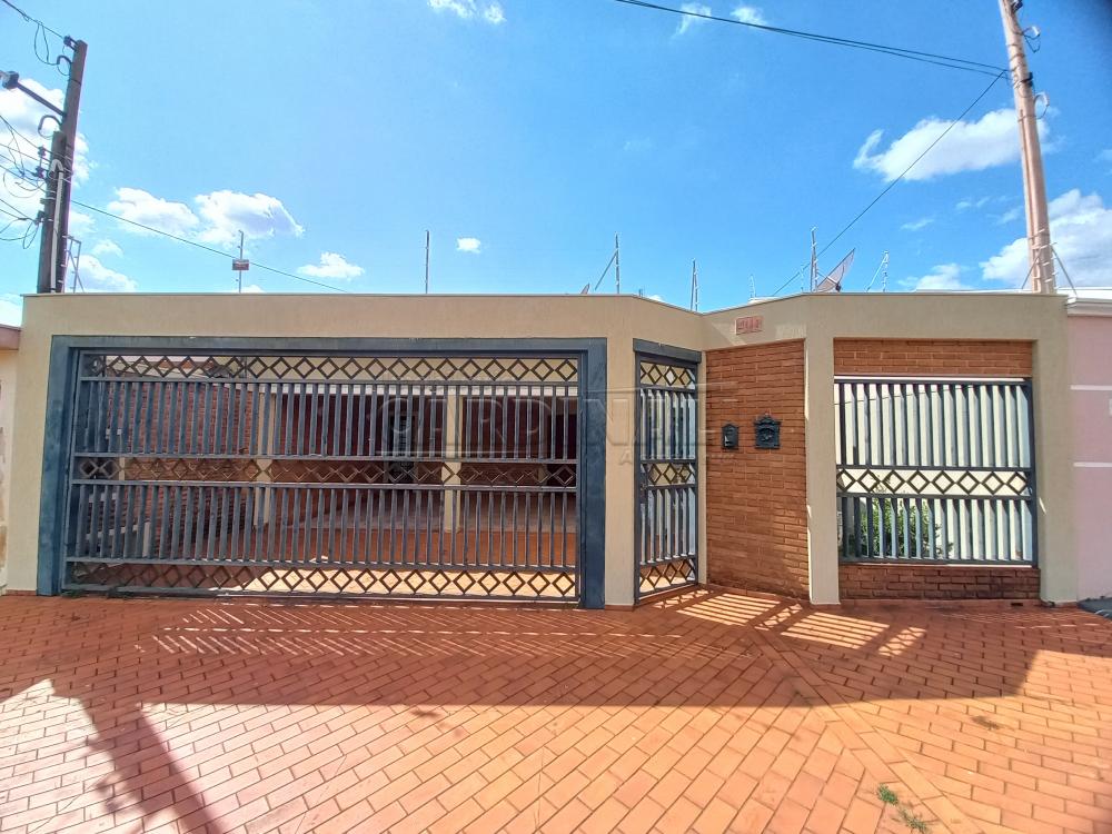 Casa / Padr&atilde;o em S&atilde;o Carlos Alugar por R$3.000,00