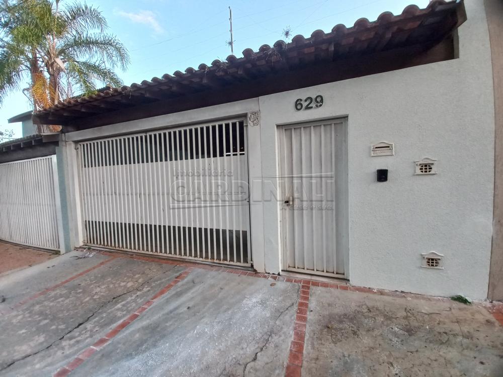 Casa / Padr&atilde;o em S&atilde;o Carlos Alugar por R$3.400,00