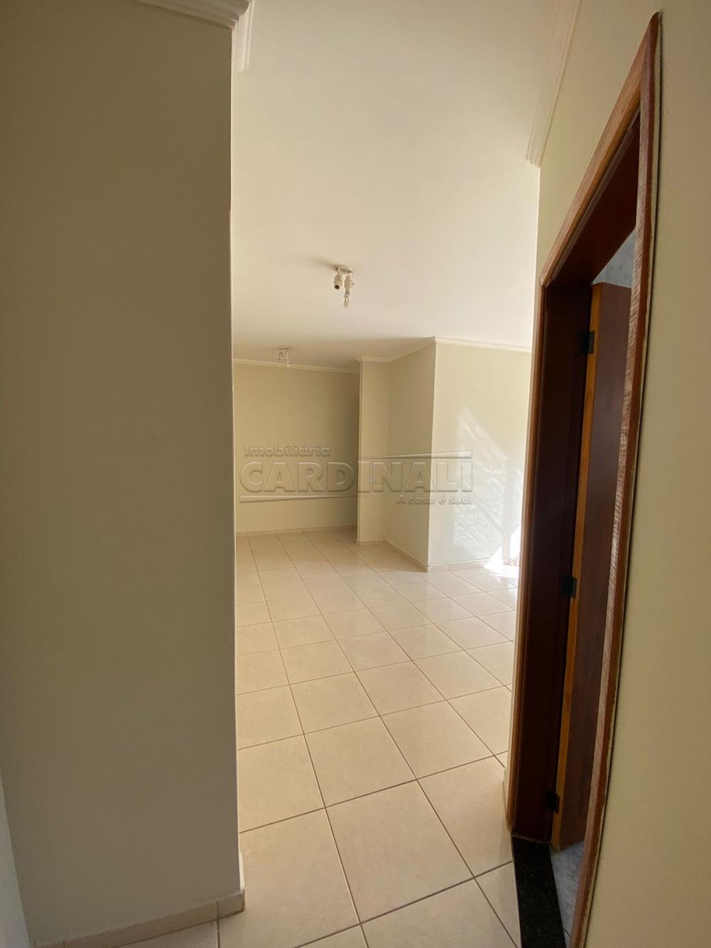 Alugar Apartamento / Padr&atilde;o em S&atilde;o Carlos R$ 1.000,00 - Foto 3