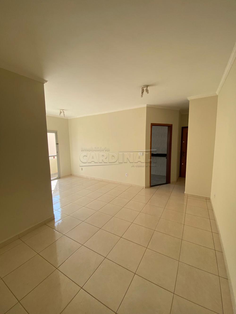 Alugar Apartamento / Padr&atilde;o em S&atilde;o Carlos R$ 1.000,00 - Foto 6