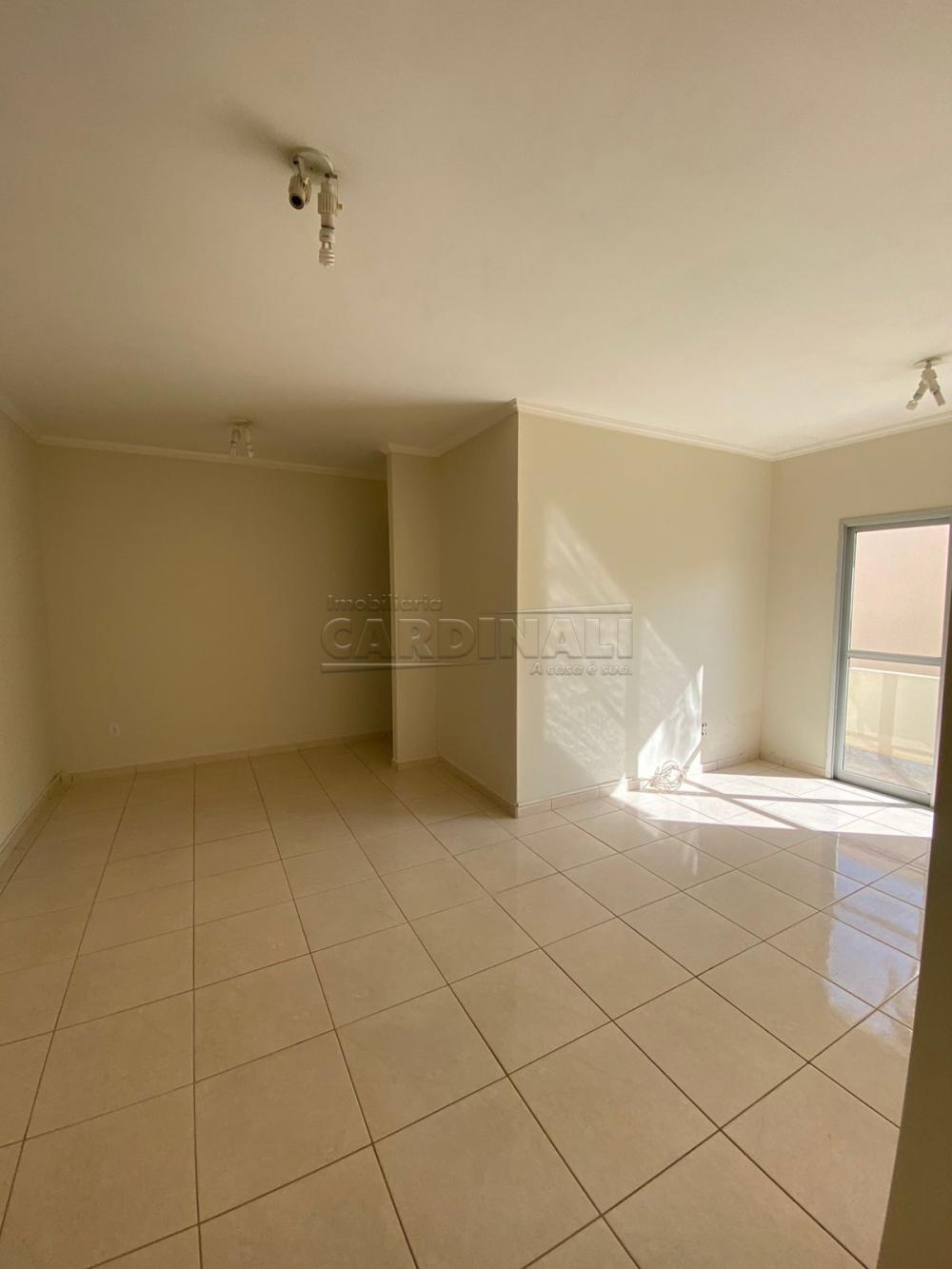 Alugar Apartamento / Padr&atilde;o em S&atilde;o Carlos R$ 1.000,00 - Foto 16