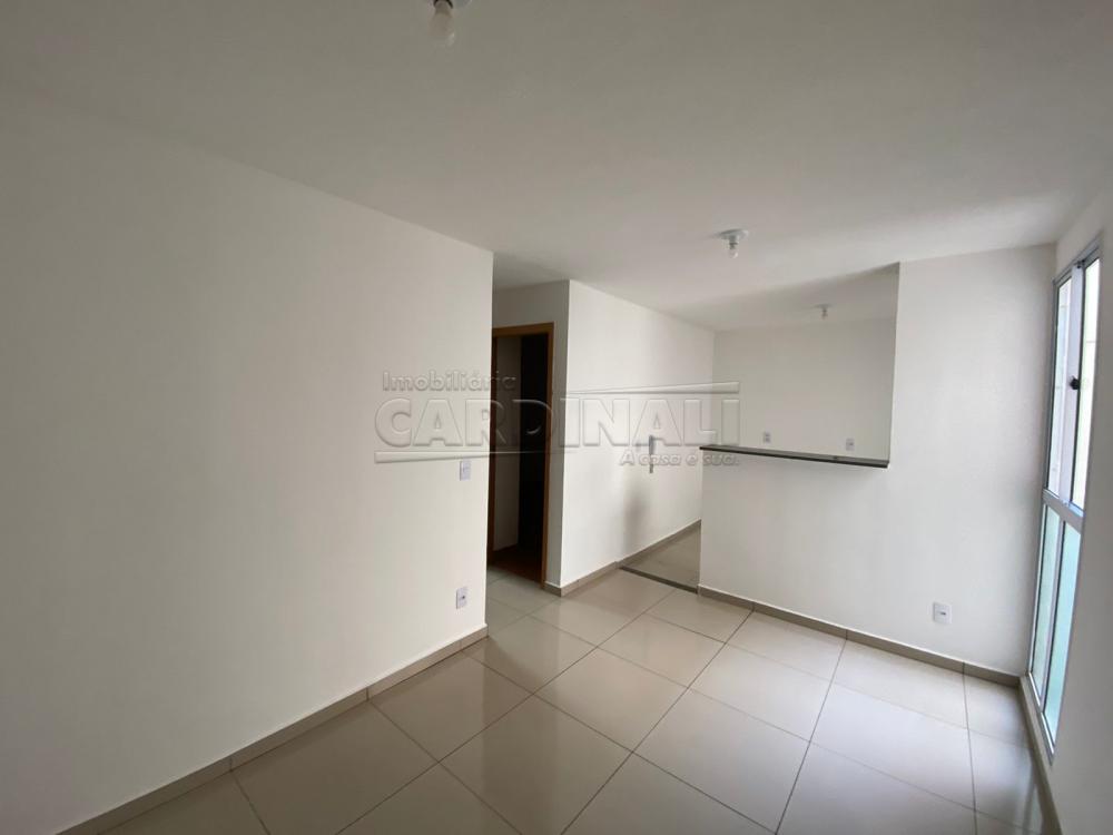 Alugar Apartamento / Padr&atilde;o em S&atilde;o Carlos R$ 1.112,00 - Foto 5