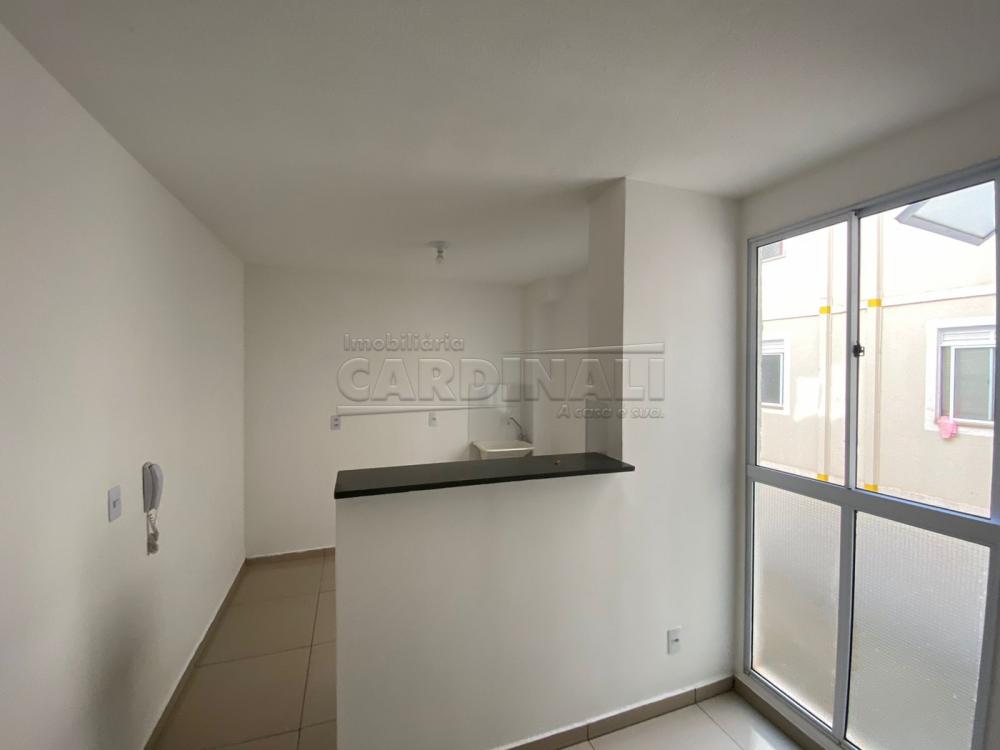 Alugar Apartamento / Padr&atilde;o em S&atilde;o Carlos R$ 1.112,00 - Foto 6