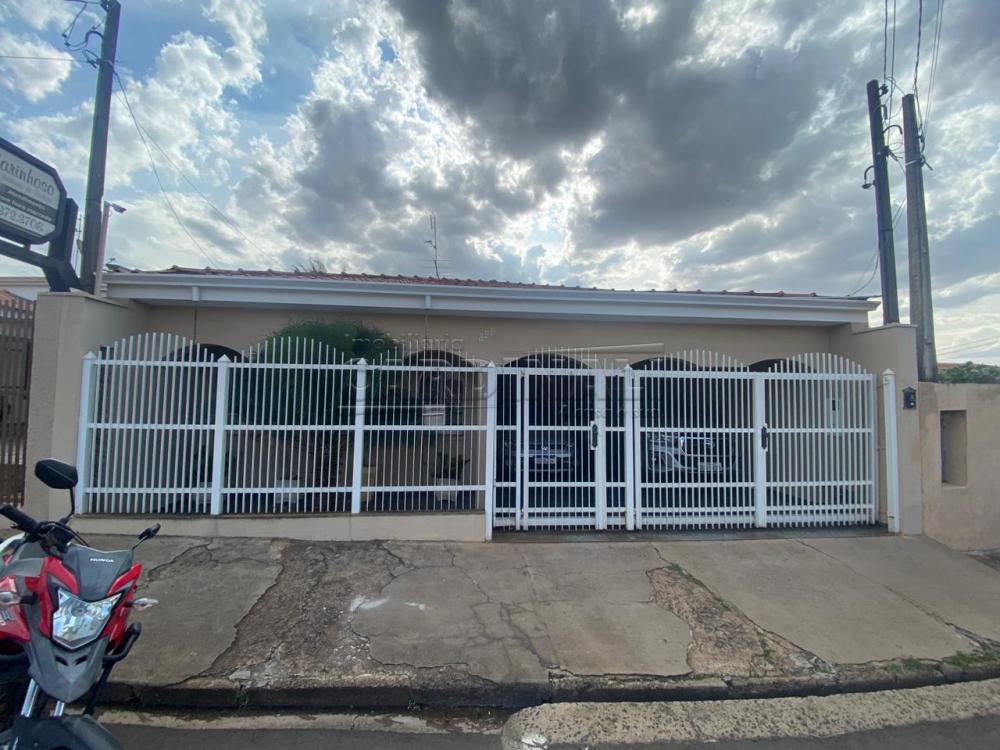 Casa / Padr&atilde;o em S&atilde;o Carlos Alugar por R$3.000,00