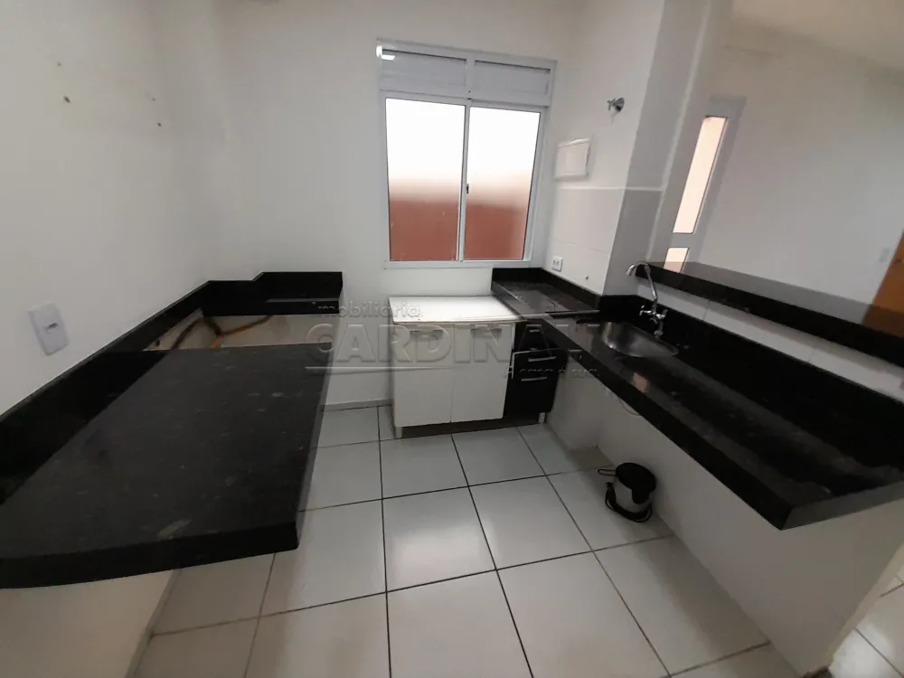 Alugar Apartamento / Padr&atilde;o em S&atilde;o Carlos R$ 778,00 - Foto 4