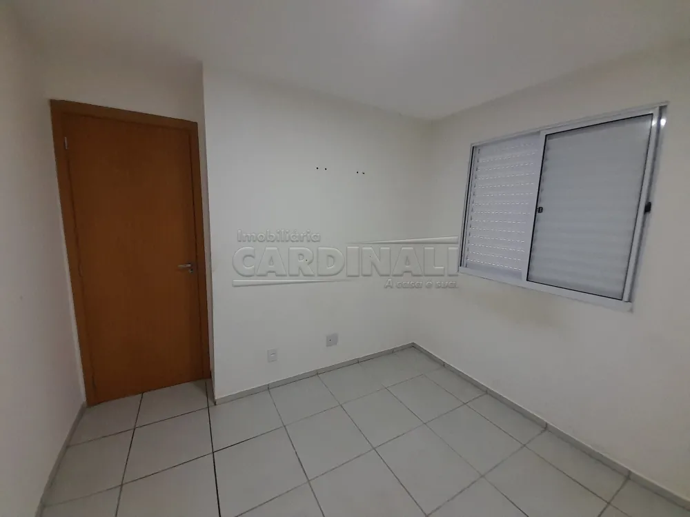 Alugar Apartamento / Padr&atilde;o em S&atilde;o Carlos R$ 778,00 - Foto 8