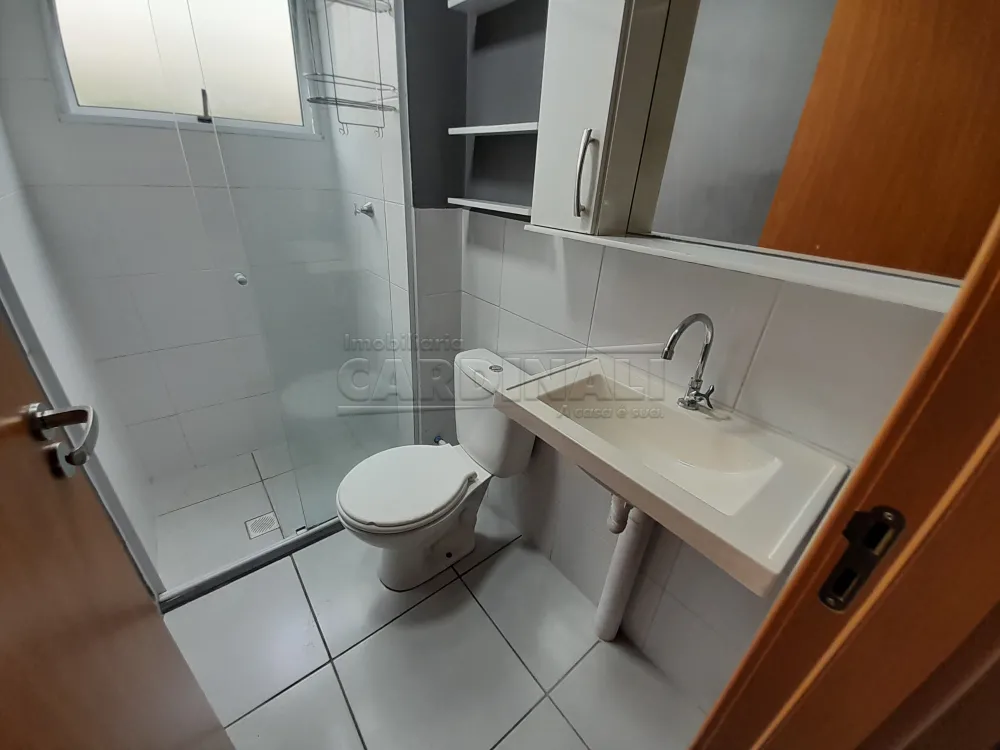 Alugar Apartamento / Padr&atilde;o em S&atilde;o Carlos R$ 778,00 - Foto 9