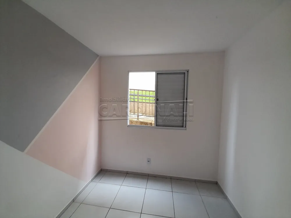 Alugar Apartamento / Padr&atilde;o em S&atilde;o Carlos R$ 778,00 - Foto 11