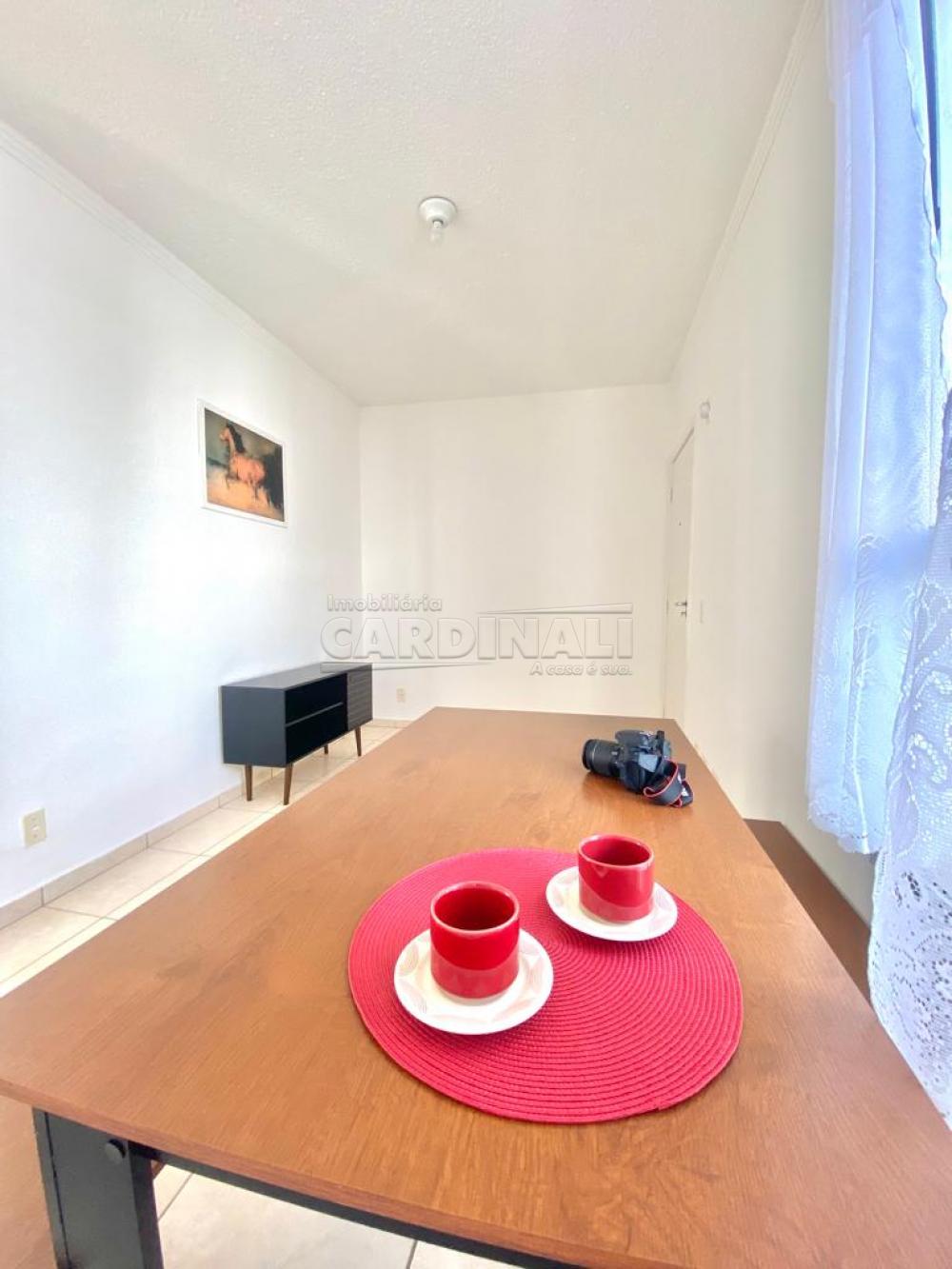Comprar Apartamento / Padr&atilde;o em Araraquara R$ 135.000,00 - Foto 2