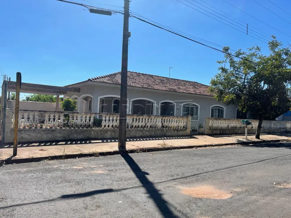 Casa / Padr&atilde;o em Dourado Alugar por R$1.800,00