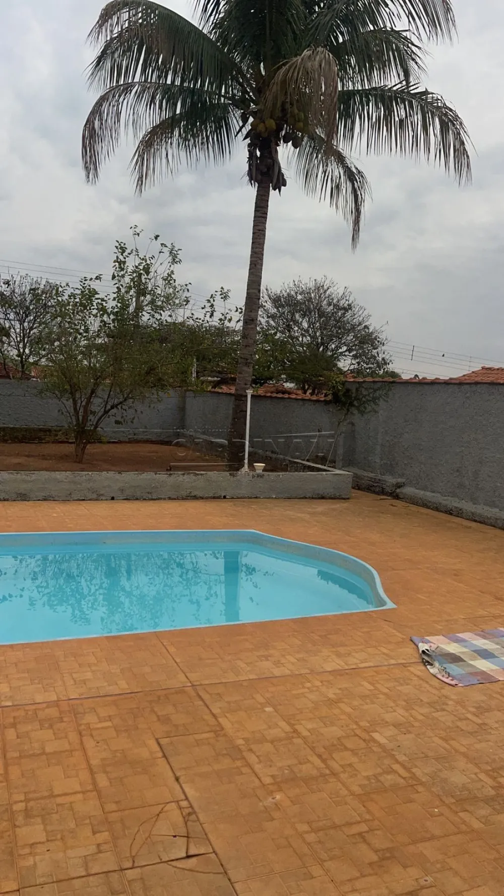 Casa / Padr&atilde;o em Dourado Alugar por R$1.200,00