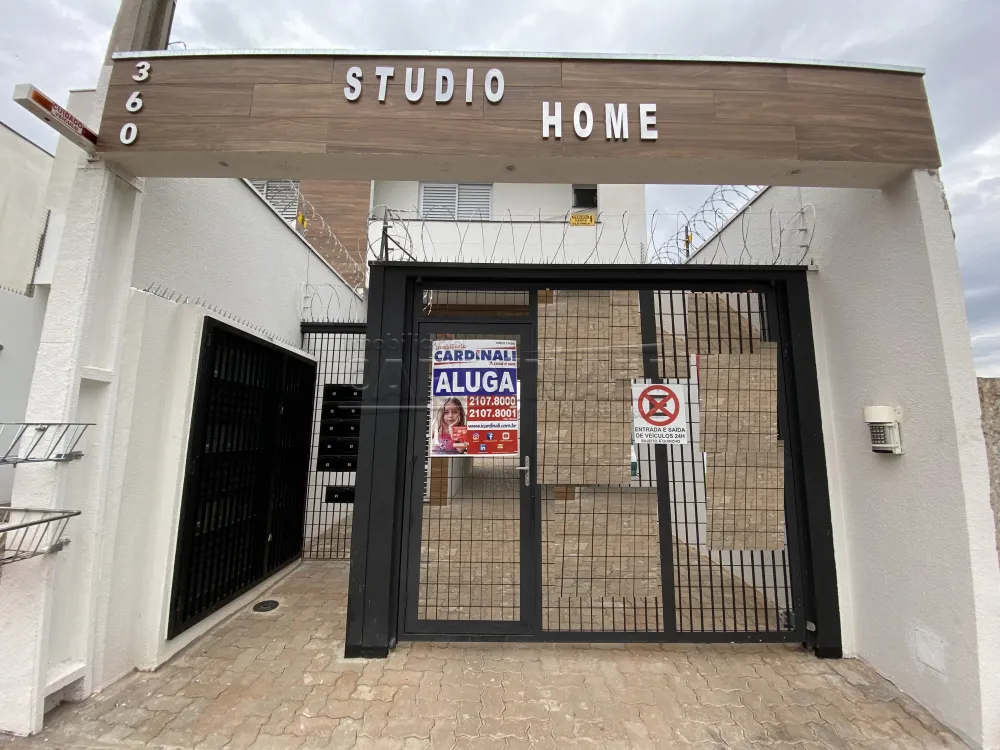 Alugar Apartamento / Kitchnet em S&atilde;o Carlos R$ 889,00 - Foto 1