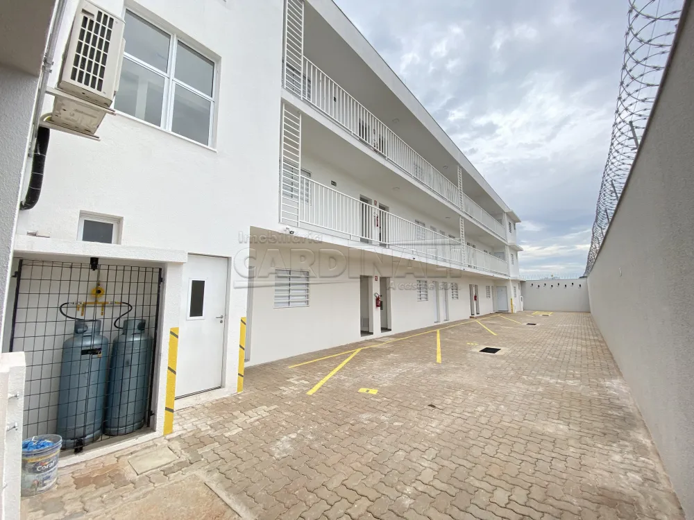 Alugar Apartamento / Kitchnet em S&atilde;o Carlos R$ 889,00 - Foto 2