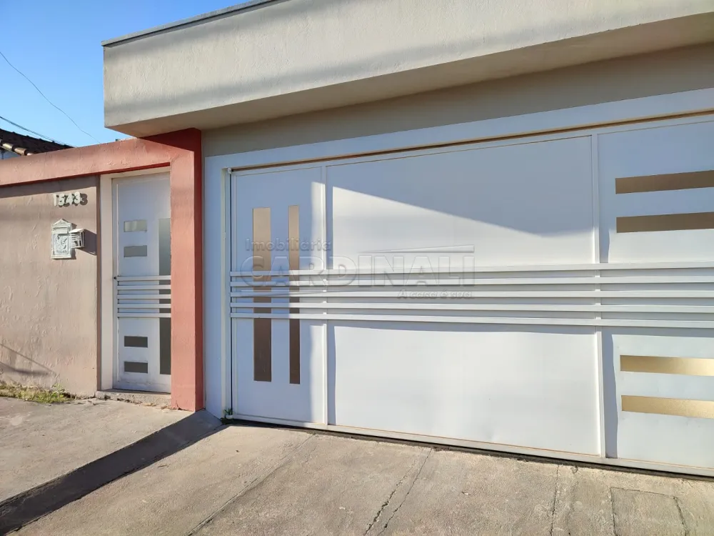 Casa / Padr&atilde;o em Ibat&eacute; Alugar por R$2.000,00