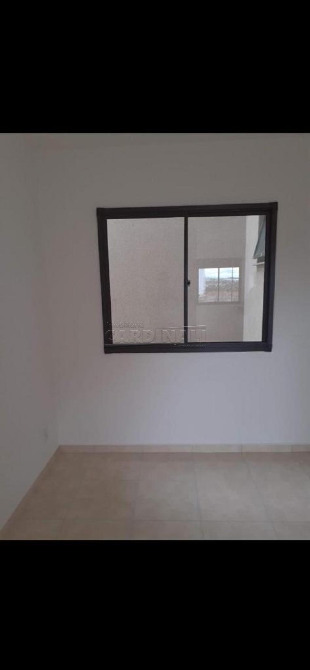 Comprar Apartamento / Padr&atilde;o em Araraquara R$ 155.000,00 - Foto 4