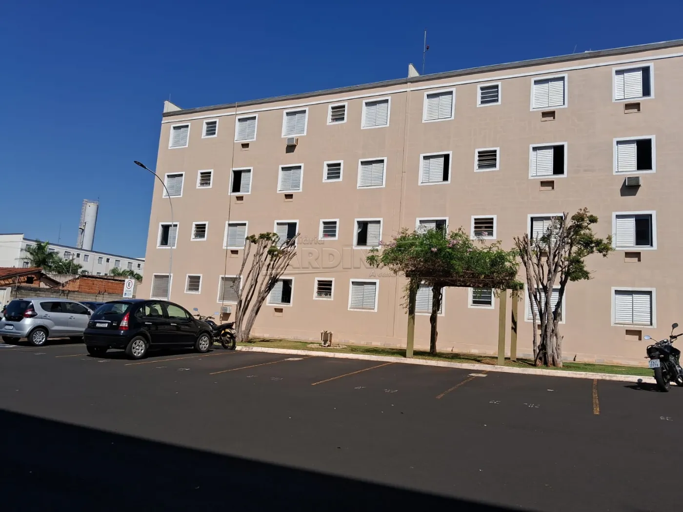 Apartamento / Padr&atilde;o em Araraquara Alugar por R$900,00