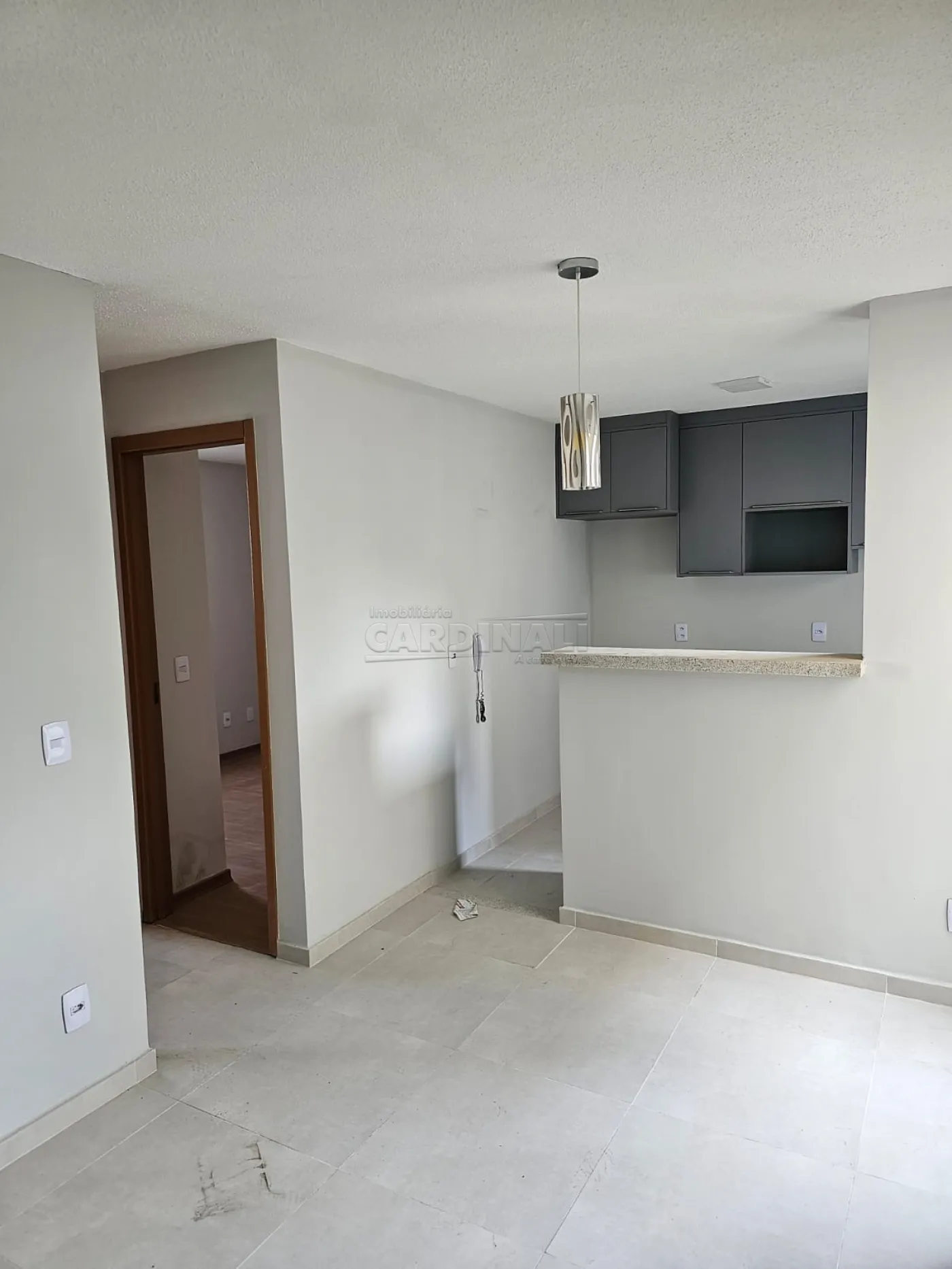 Alugar Apartamento / Padr&atilde;o em S&atilde;o Carlos R$ 1.223,00 - Foto 6