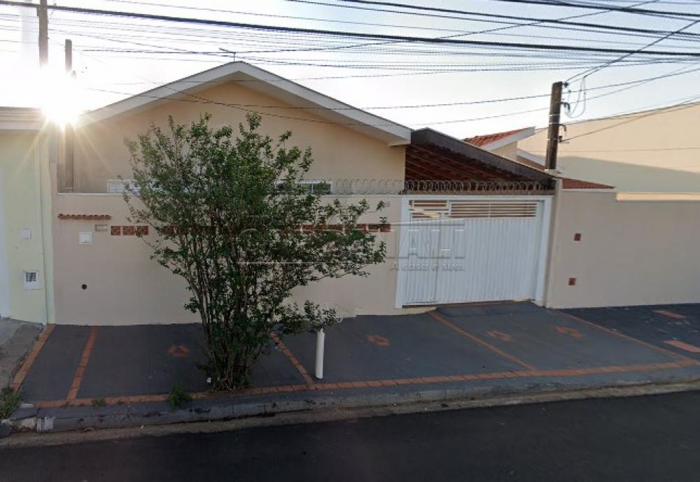 Alugar Casa / Padr&atilde;o em S&atilde;o Carlos R$ 1.889,00 - Foto 1