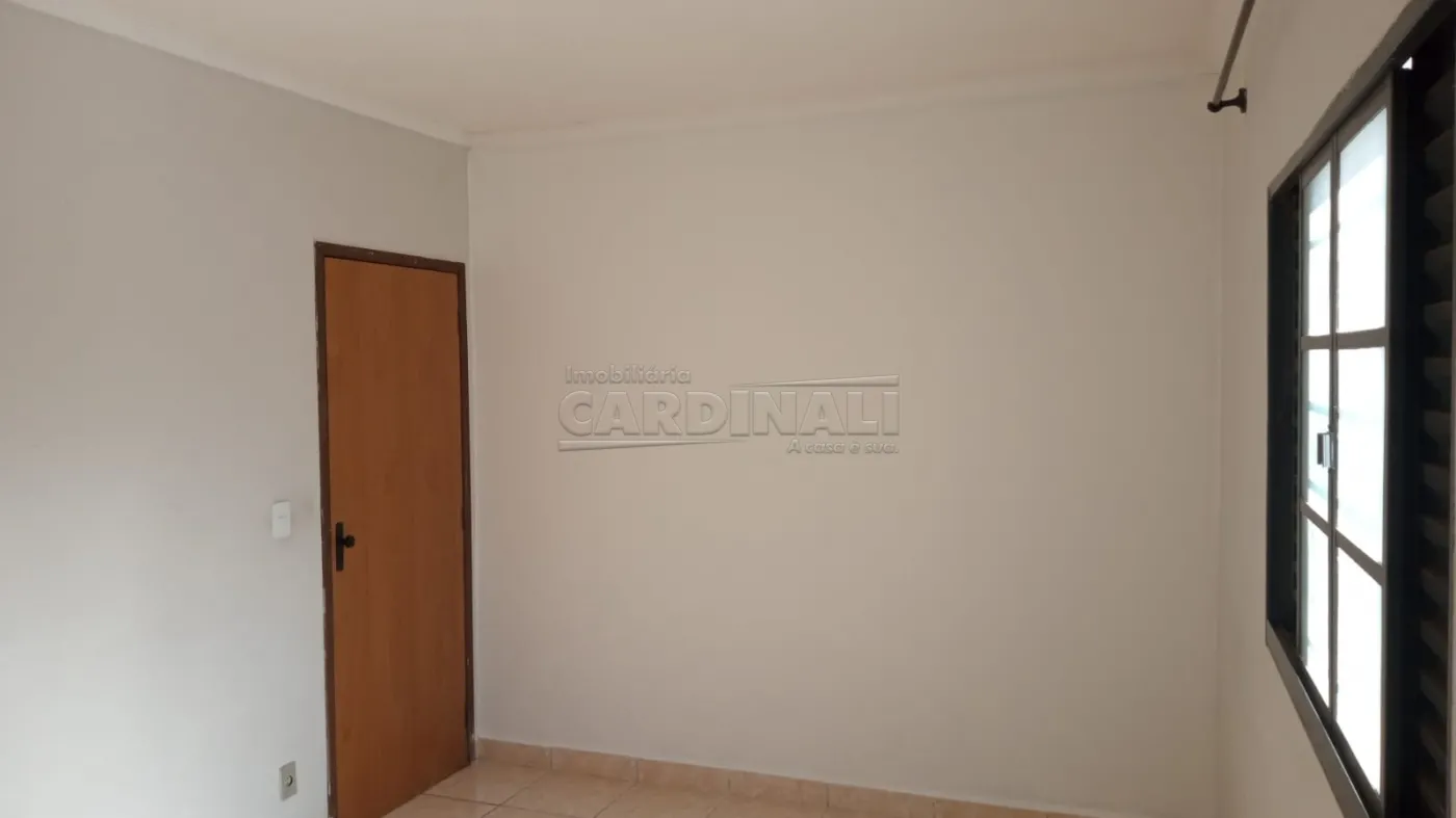 Alugar Apartamento / Padr&atilde;o em S&atilde;o Carlos R$ 1.445,00 - Foto 2