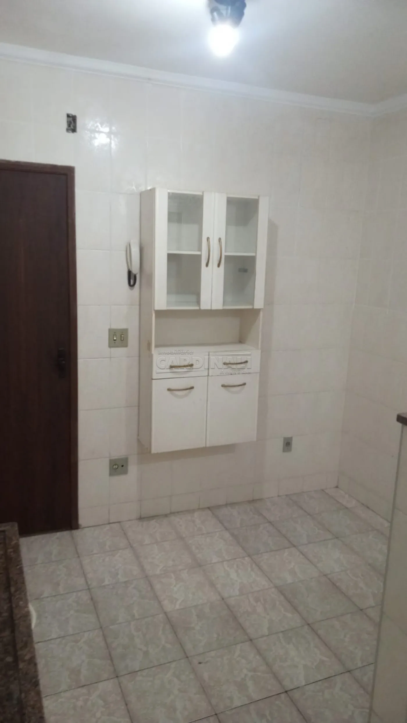 Alugar Apartamento / Padr&atilde;o em S&atilde;o Carlos R$ 1.445,00 - Foto 12