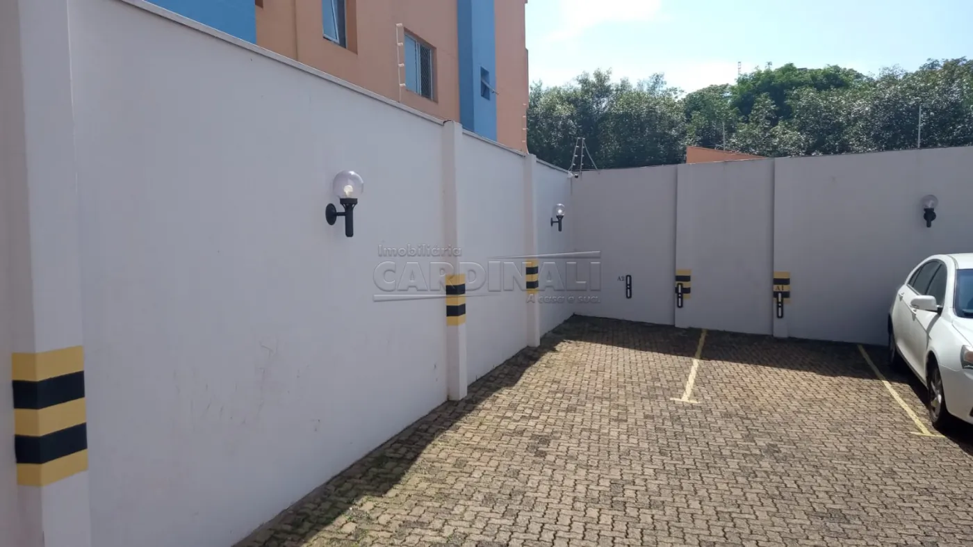 Alugar Apartamento / Padr&atilde;o em S&atilde;o Carlos R$ 1.445,00 - Foto 16