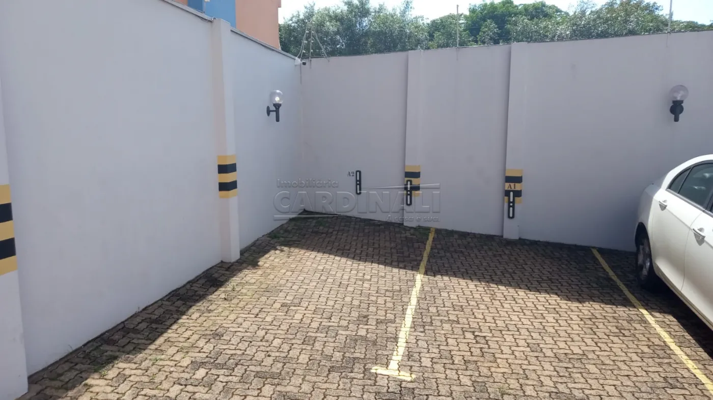 Alugar Apartamento / Padr&atilde;o em S&atilde;o Carlos R$ 1.445,00 - Foto 17
