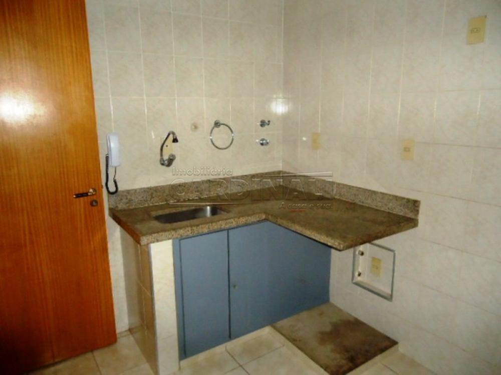 Alugar Apartamento / Padr&atilde;o em S&atilde;o Carlos R$ 930,00 - Foto 4