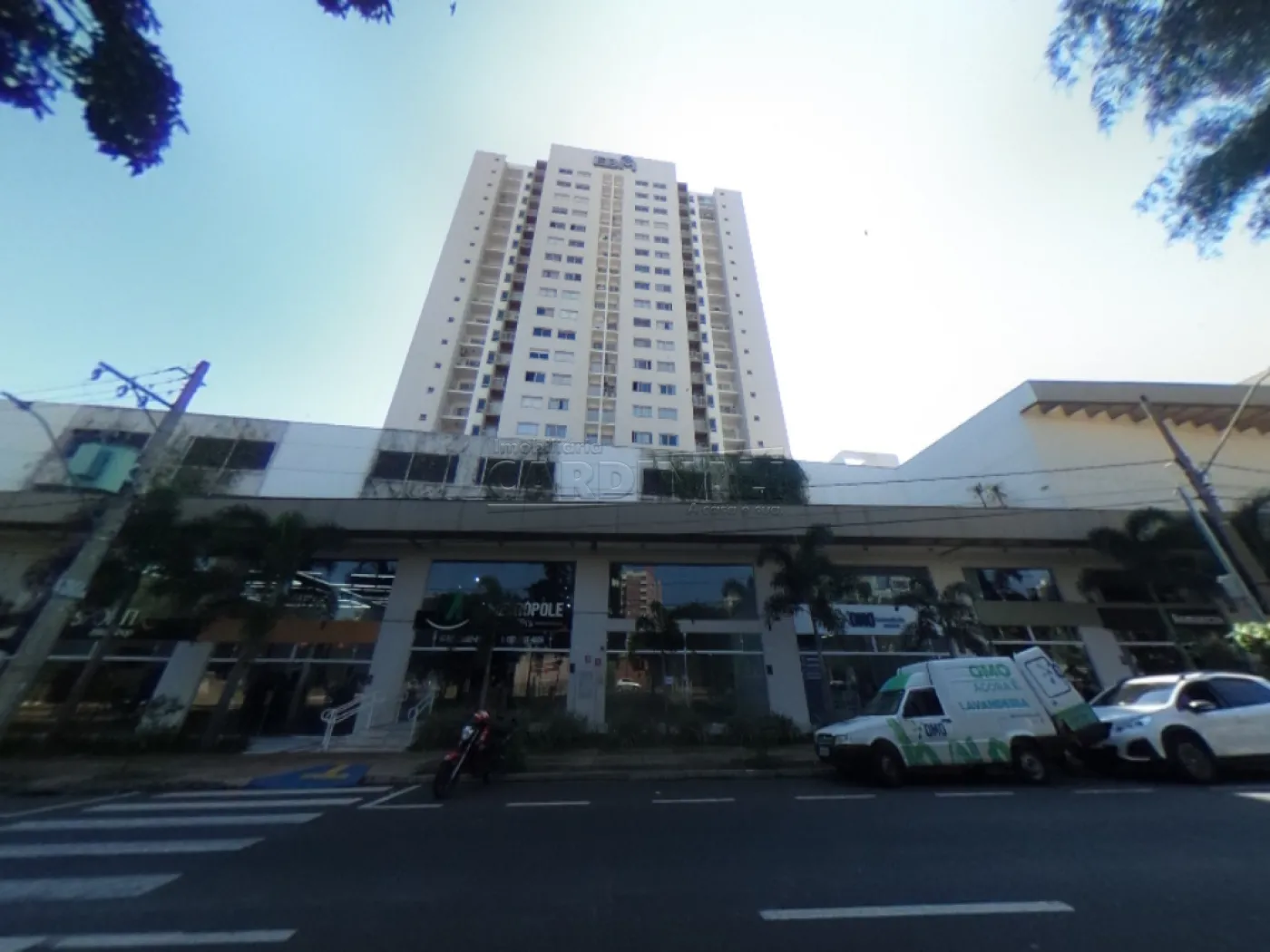 Comercial / Sala / Sal&atilde;o com Condom&iacute;nio em S&atilde;o Carlos 