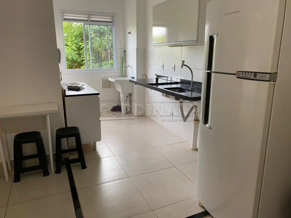 Alugar Apartamento / Padr&atilde;o em Araraquara R$ 1.200,00 - Foto 2