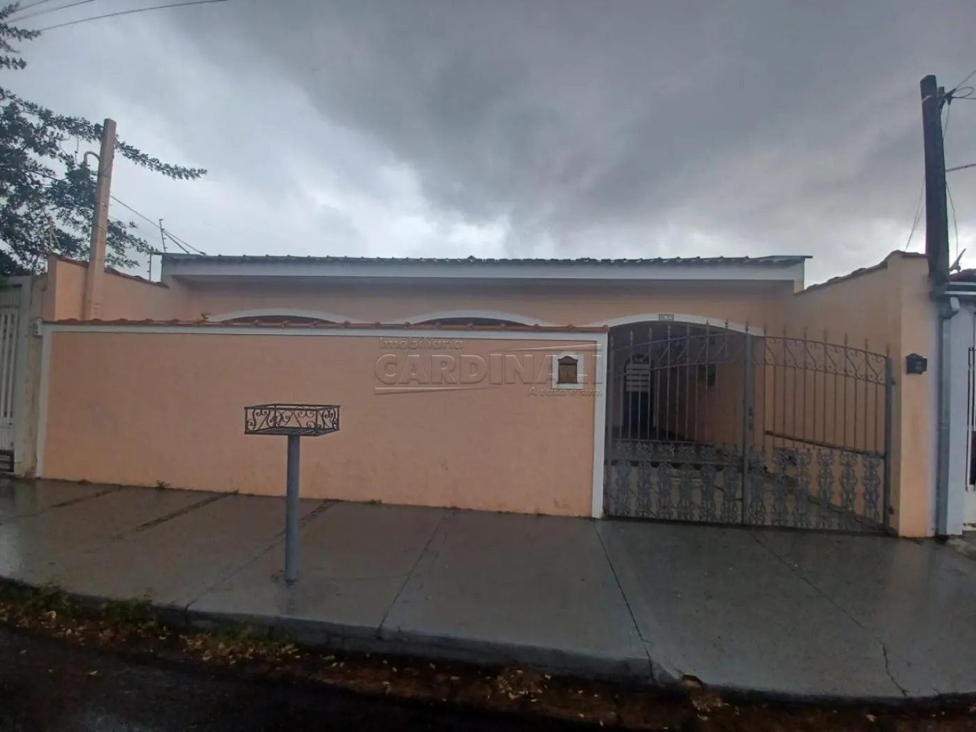 Comprar Casa / Padr&atilde;o em S&atilde;o Carlos R$ 520.000,00 - Foto 1