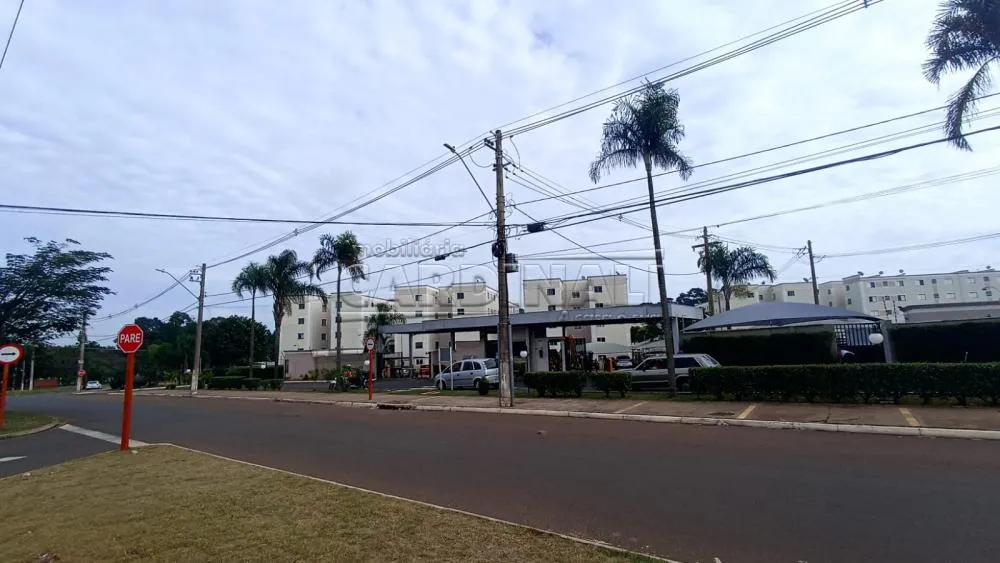 Alugar Apartamento / Padr&atilde;o em S&atilde;o Carlos R$ 1.200,00 - Foto 1