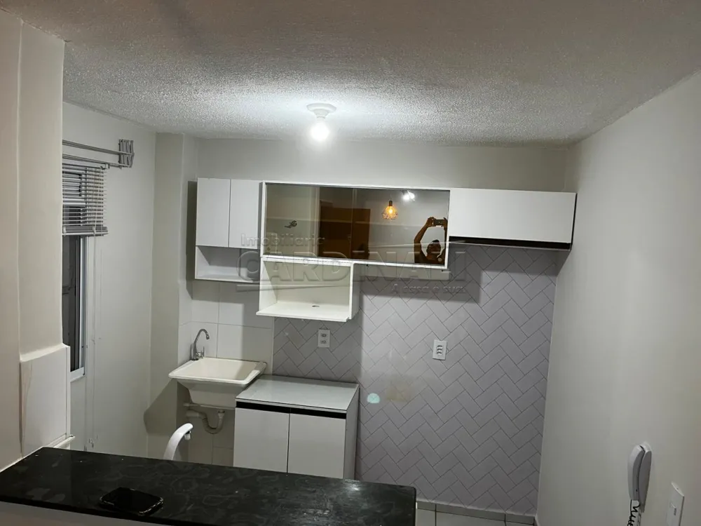 Alugar Apartamento / Padr&atilde;o em S&atilde;o Carlos R$ 1.000,00 - Foto 5