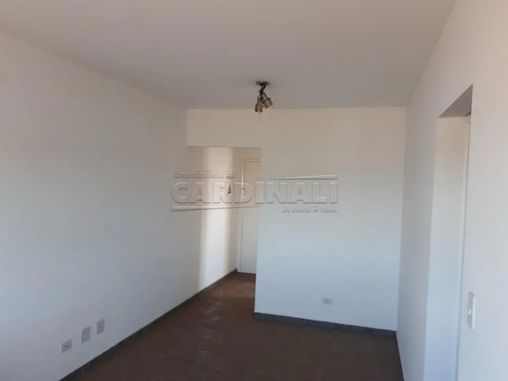 Alugar Apartamento / Padr&atilde;o em Araraquara R$ 995,45 - Foto 2